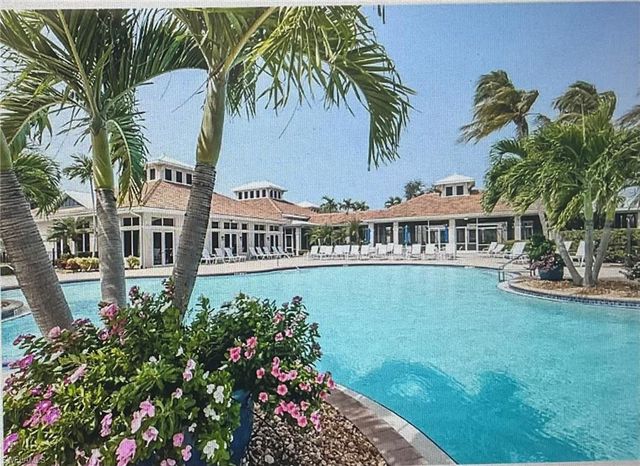 3060 Horizon LN 1404, Naples, FL 34109