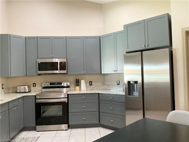 3060 Horizon LN 1404, Naples, FL 34109