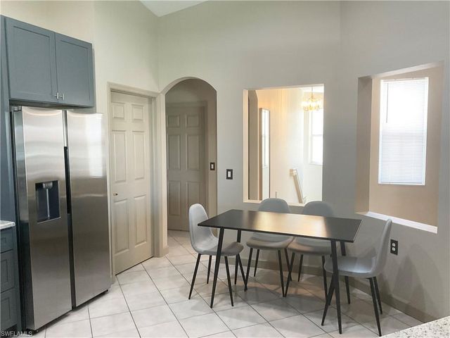 3060 Horizon LN 1404, Naples, FL 34109