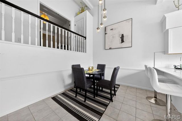 13305 Woodlake Village Court, Chesterfield, MO 63141