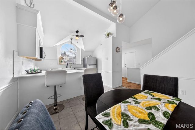 13305 Woodlake Village Court, Chesterfield, MO 63141