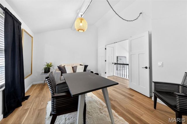 13305 Woodlake Village Court, Chesterfield, MO 63141