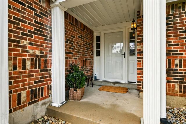 13305 Woodlake Village Court, Chesterfield, MO 63141