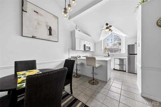 13305 Woodlake Village Court, Chesterfield, MO 63141