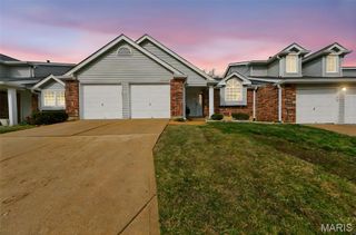 13305 Woodlake Village Court, Chesterfield, MO 63141