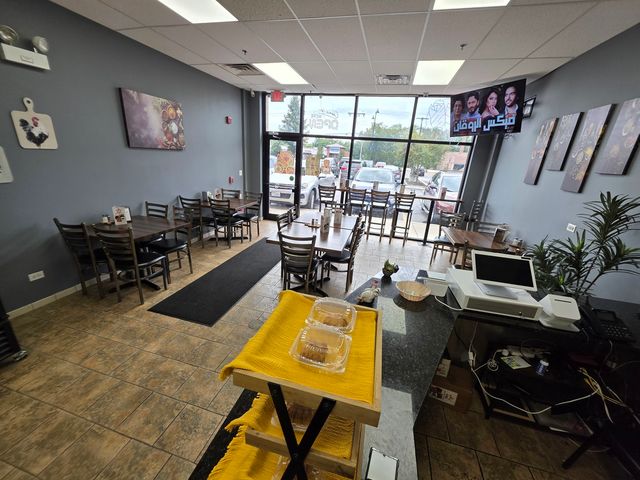 465 W Irving Park Road, Bensenville, IL 60106