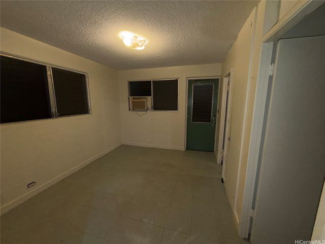 818 University Avenue 5, Honolulu, HI 96826