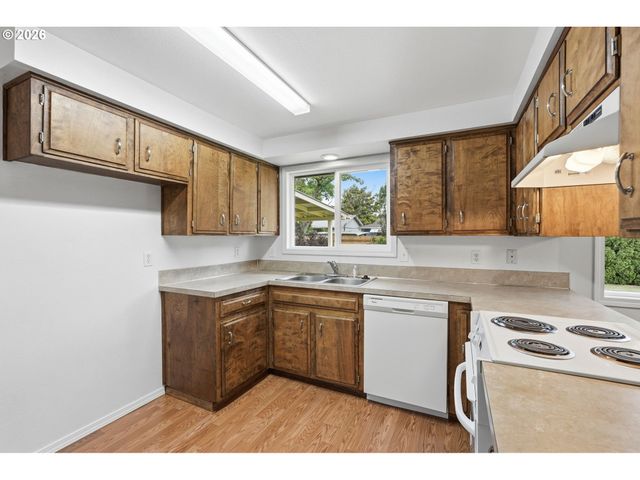 4754 NIGHTHAWK Ct Ne, Salem, OR 97305