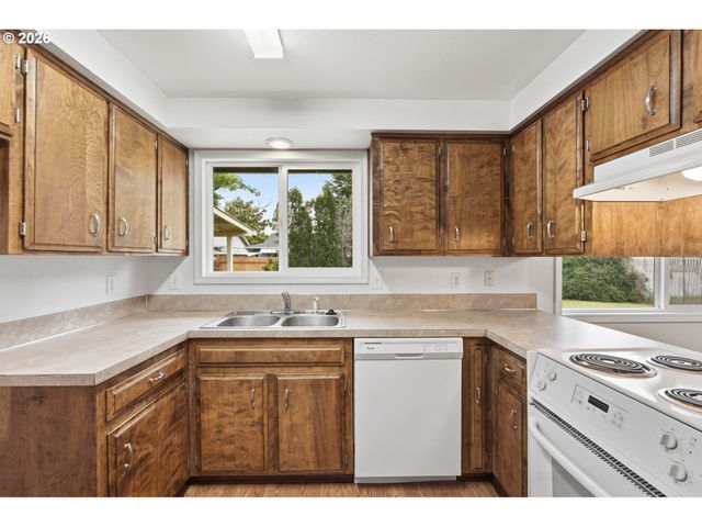4754 NIGHTHAWK Ct Ne, Salem, OR 97305