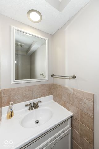 6126 E 96th Place, Indianapolis, IN 46250