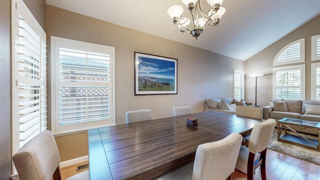 414 Princess Way, Windsor, CA 95492