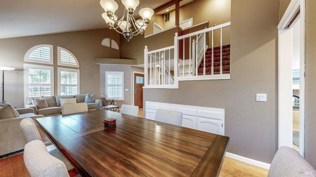 414 Princess Way, Windsor, CA 95492