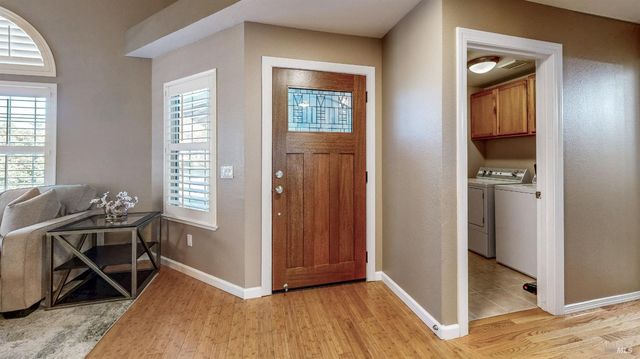 414 Princess Way, Windsor, CA 95492