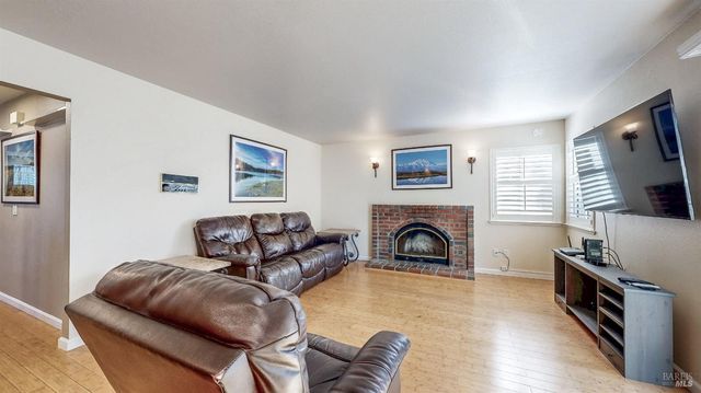 414 Princess Way, Windsor, CA 95492