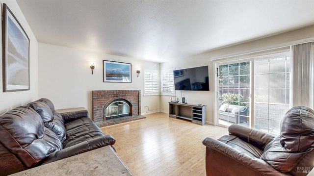 414 Princess Way, Windsor, CA 95492