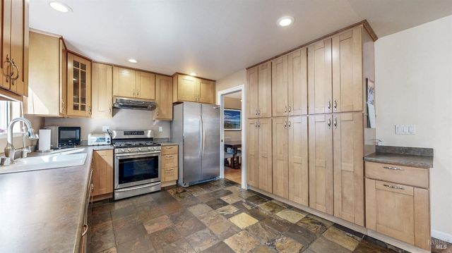 414 Princess Way, Windsor, CA 95492