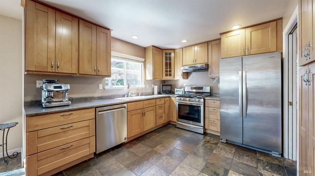 414 Princess Way, Windsor, CA 95492