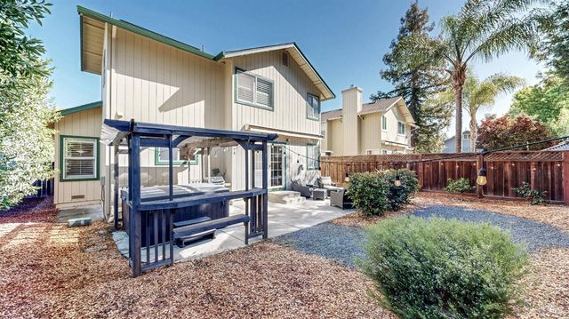 414 Princess Way, Windsor, CA 95492