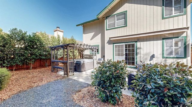 414 Princess Way, Windsor, CA 95492