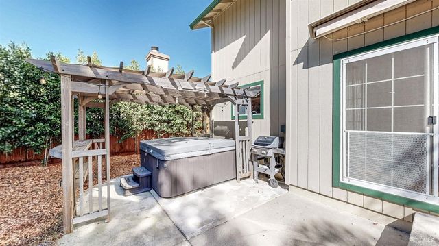 414 Princess Way, Windsor, CA 95492