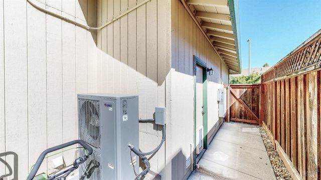 414 Princess Way, Windsor, CA 95492