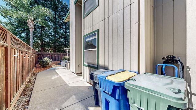 414 Princess Way, Windsor, CA 95492