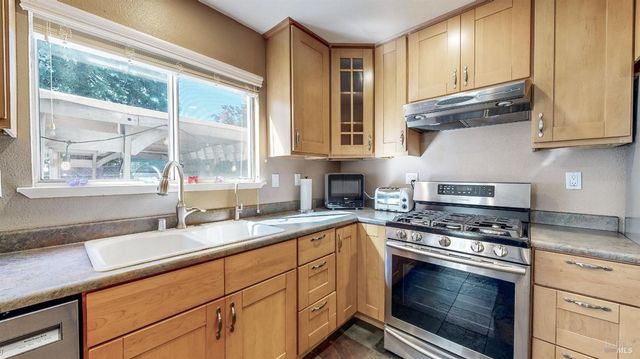 414 Princess Way, Windsor, CA 95492