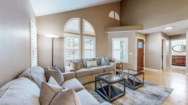 414 Princess Way, Windsor, CA 95492