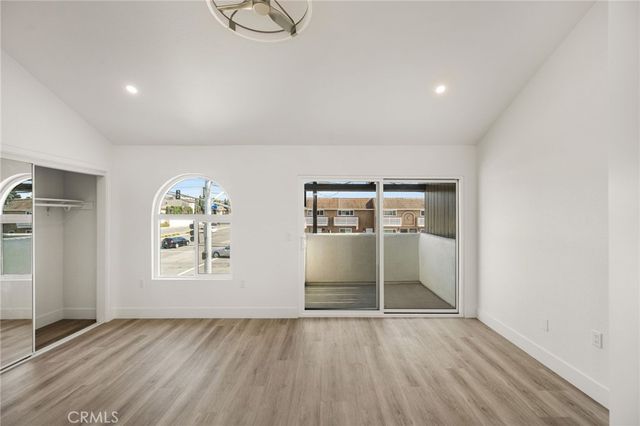 4981 Pearce B, Huntington Beach, CA 92649