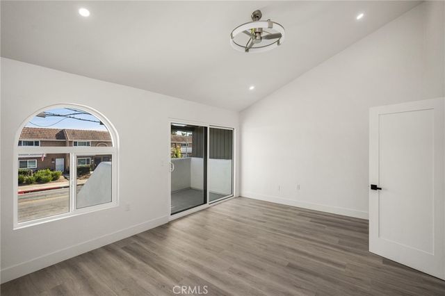 4981 Pearce B, Huntington Beach, CA 92649