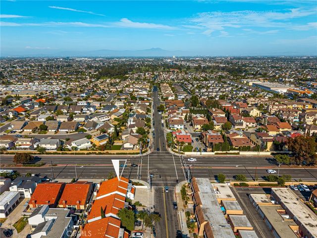 4981 Pearce B, Huntington Beach, CA 92649