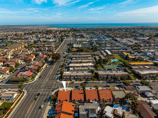 4981 Pearce B, Huntington Beach, CA 92649