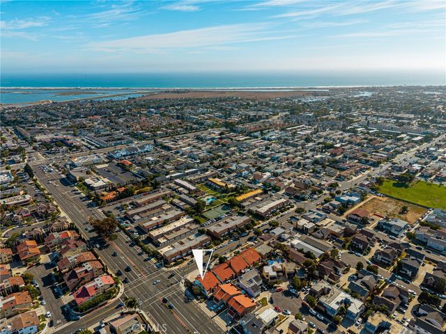 4981 Pearce B, Huntington Beach, CA 92649