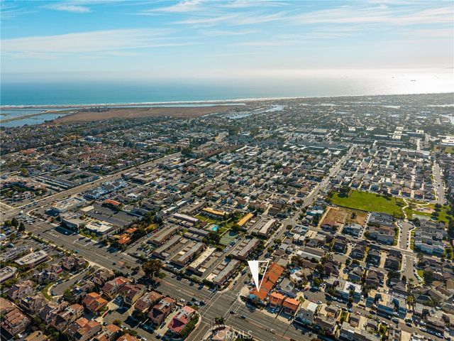 4981 Pearce B, Huntington Beach, CA 92649