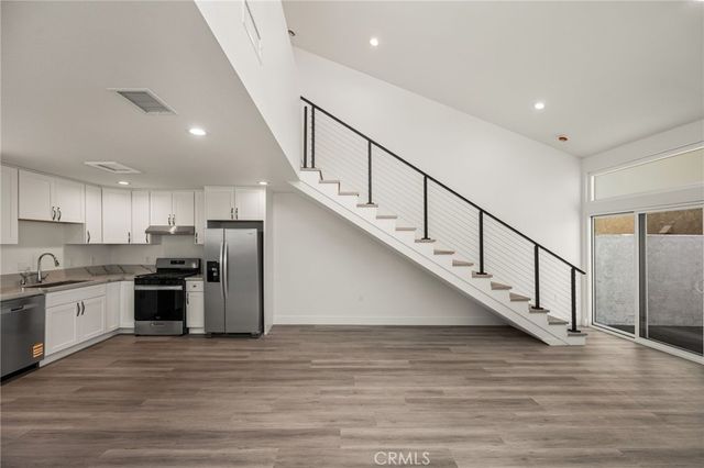 4981 Pearce B, Huntington Beach, CA 92649