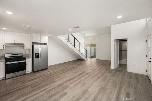 4981 Pearce B, Huntington Beach, CA 92649