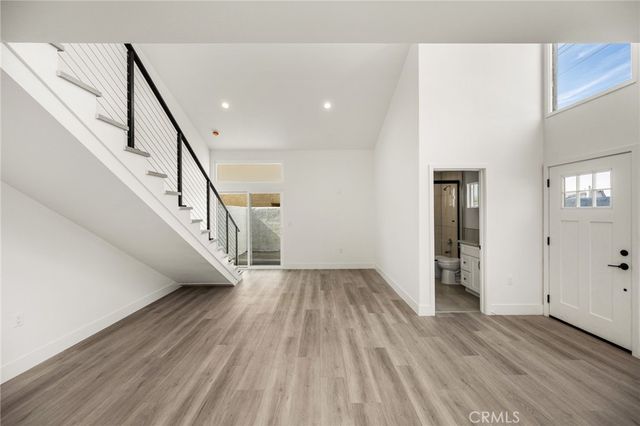 4981 Pearce B, Huntington Beach, CA 92649