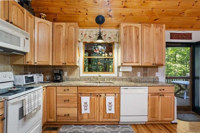 289 Cypress Circle, Ellijay, GA 30540