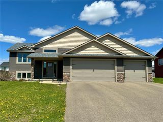 1511 Otter Way, New Richmond, WI 54017