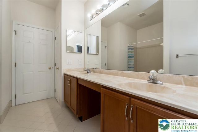 4178 Rexford Drive, Bethlehem Twp, PA 18020