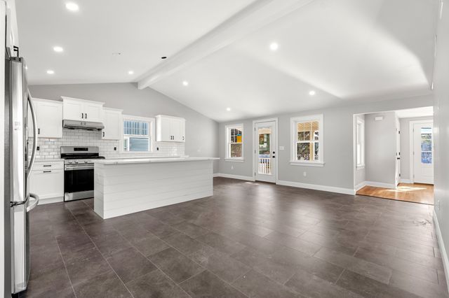 36 Macarthur Blvd, Danvers, MA 01923