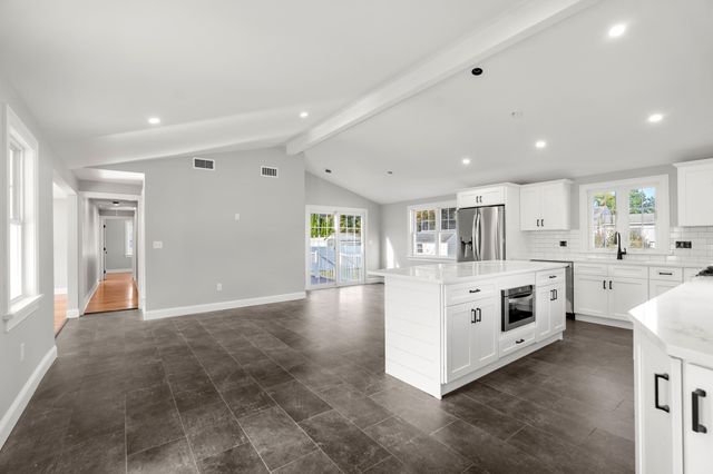 36 Macarthur Blvd, Danvers, MA 01923