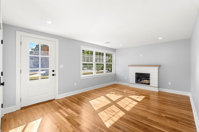 36 Macarthur Blvd, Danvers, MA 01923