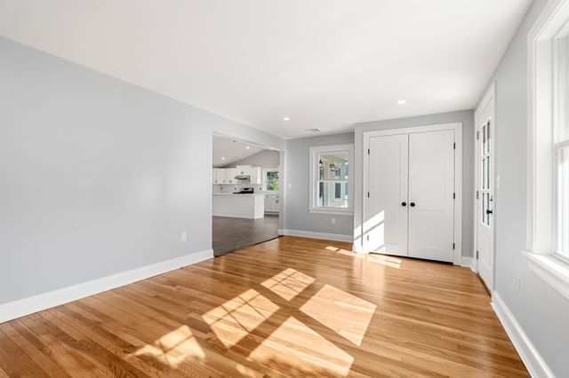 36 Macarthur Blvd, Danvers, MA 01923