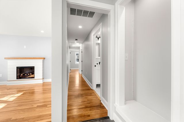 36 Macarthur Blvd, Danvers, MA 01923