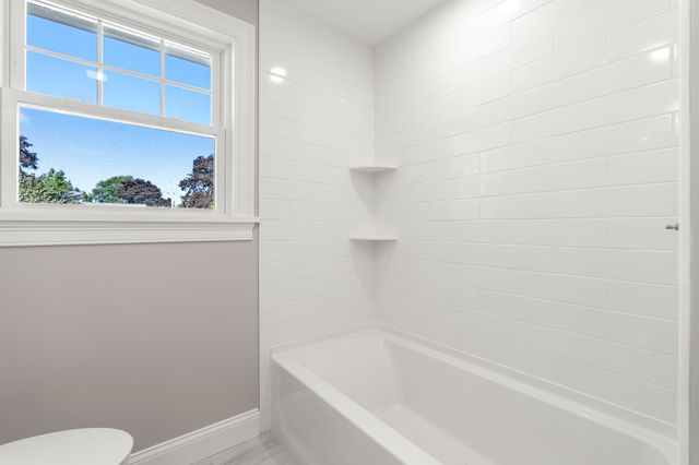 36 Macarthur Blvd, Danvers, MA 01923