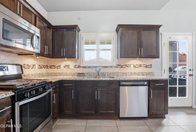 3709 LOMA ESTEBAN Drive, El Paso, TX 79938