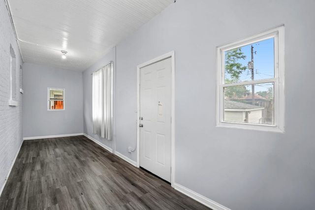 8521 S Loomis Boulevard, Chicago, IL 60620