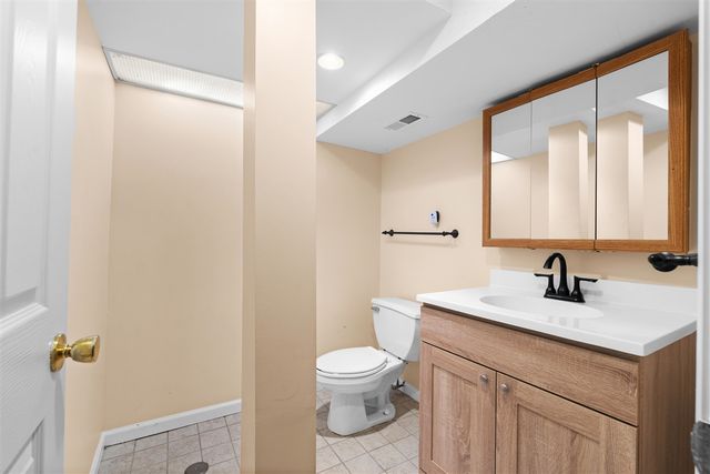 5327 Fairway Court, West Bloomfield, MI 48323