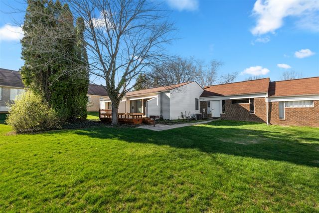5327 Fairway Court, West Bloomfield, MI 48323